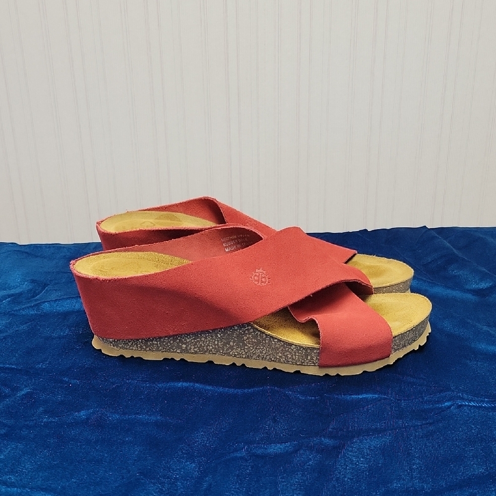 Yokono Red Wedge Suede Sandals, Women's Sz 8. NWOT. Coastal Vacation business